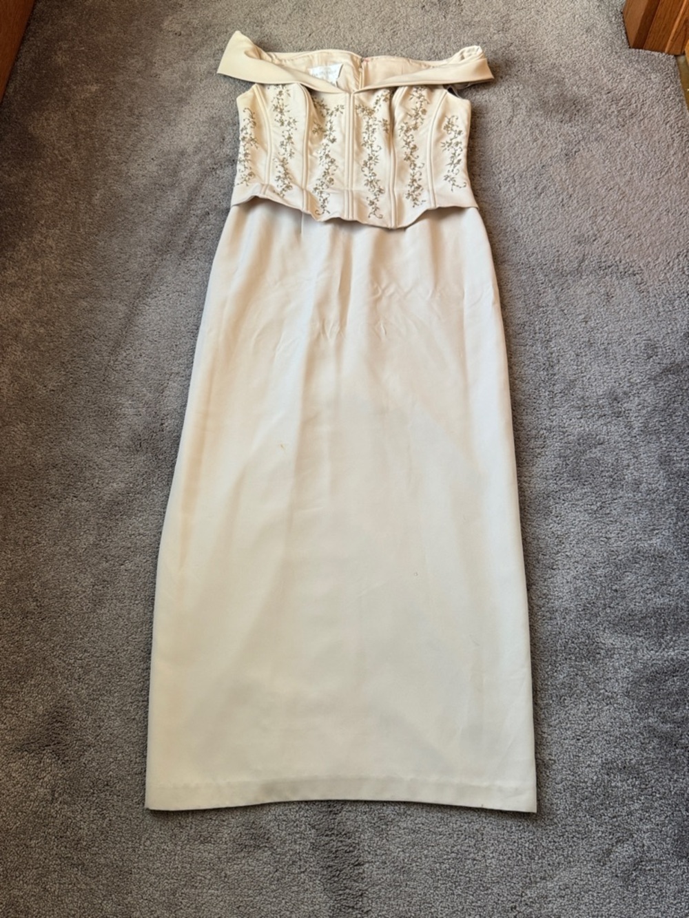 David’s Bridal Ivory Off Shoulder Bead Corset Gown Formal Wedding Dress SIZE 12